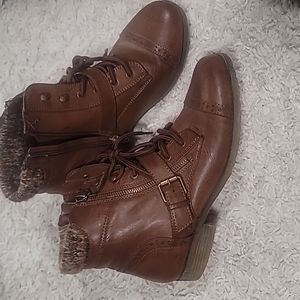 Sonoma brand, size 8 Conac color ankle boots